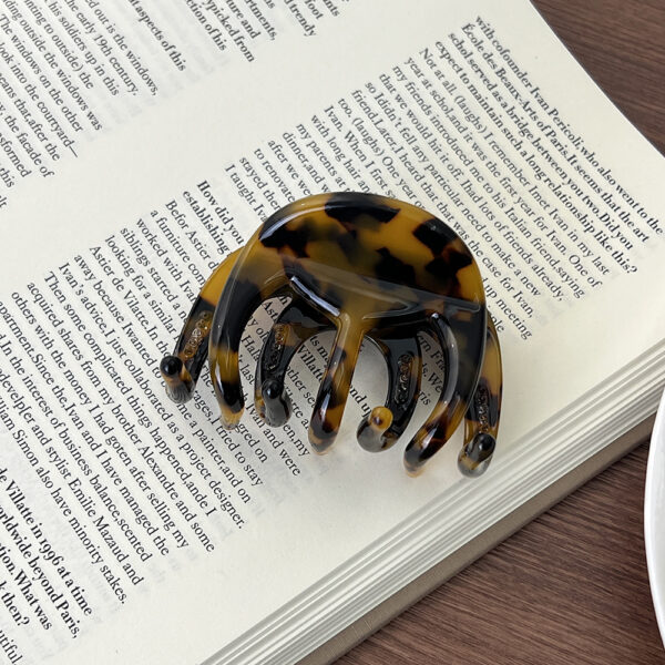 Octopus Hair Claw